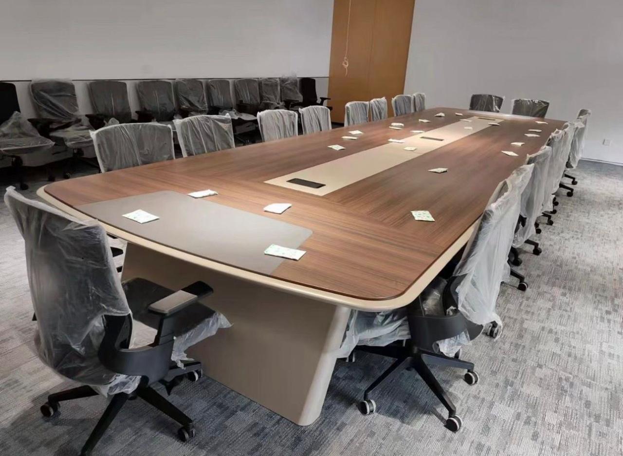 Table de Réunion Exécutive Ovale F1202 – Design Tricolore Premium – Salle de Réunion Maroc